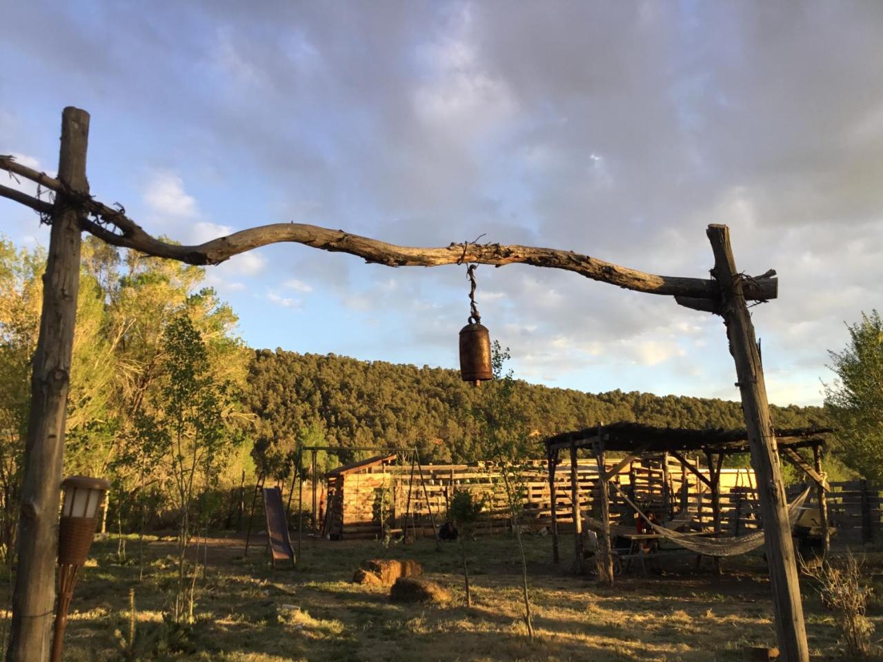Taos Goji Farm & Eco-Lodge Retreat Arroyo Seco Exterior foto